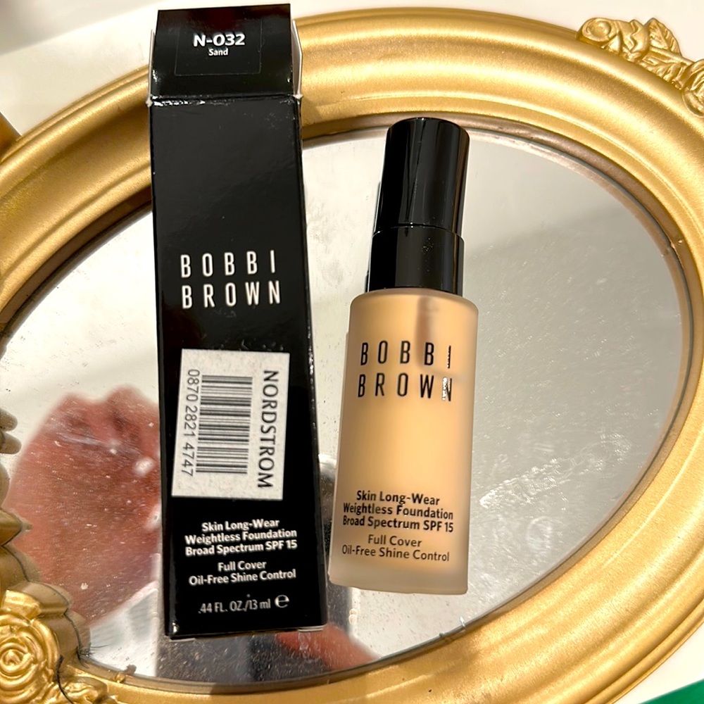 BOBBI BROWN FOUNDATION: N-032 Sand